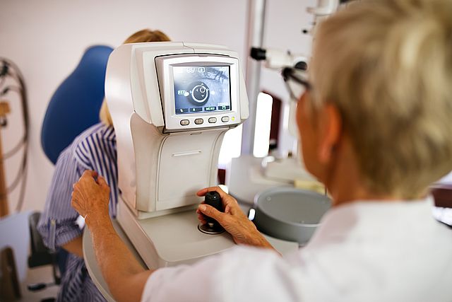 eye exam with machine