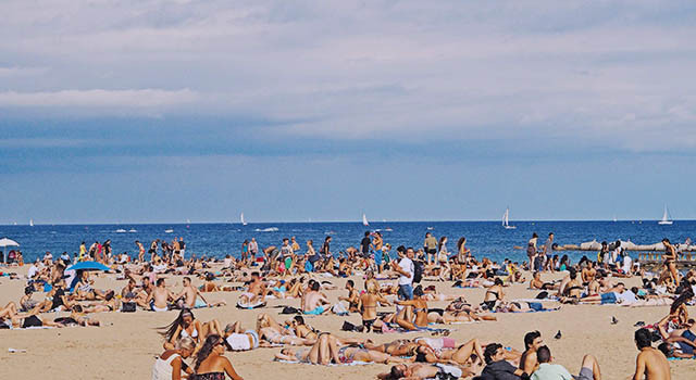 crowded summer time beach