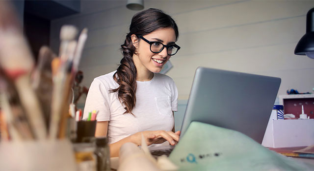 girl wearing computer glasses