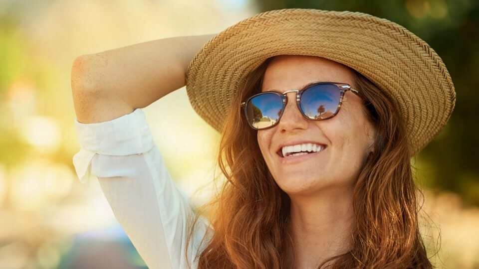 woman-sunhat-sunglasses-summer_h-960x540-c-default