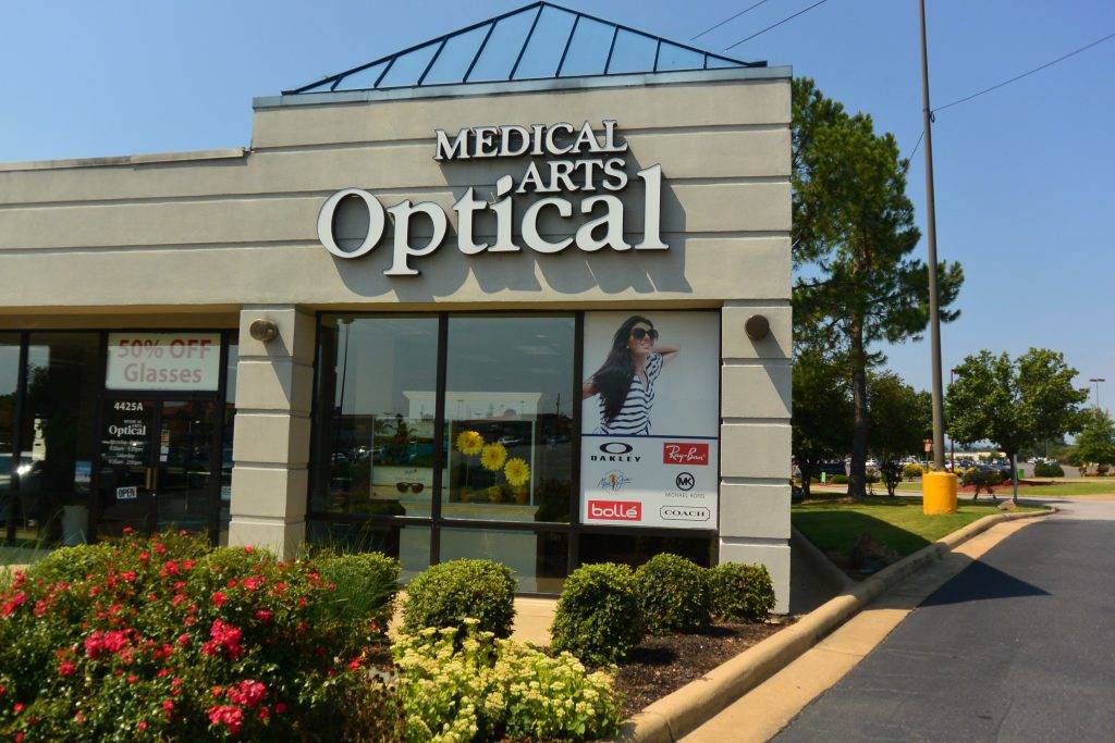 Outside of Medical Arts Optical in Hot Springs, AR