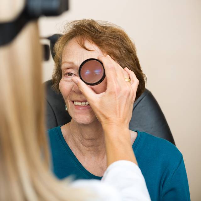 female optician examination 640.jpg
