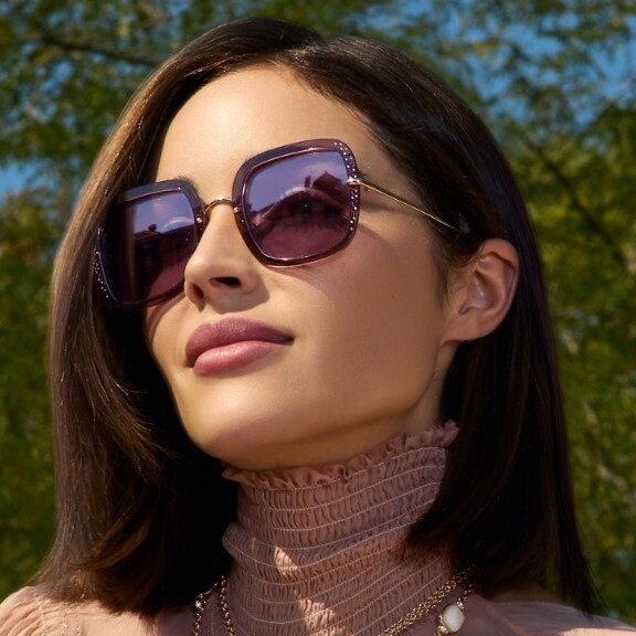 woman wearing pommelatto sunglasses